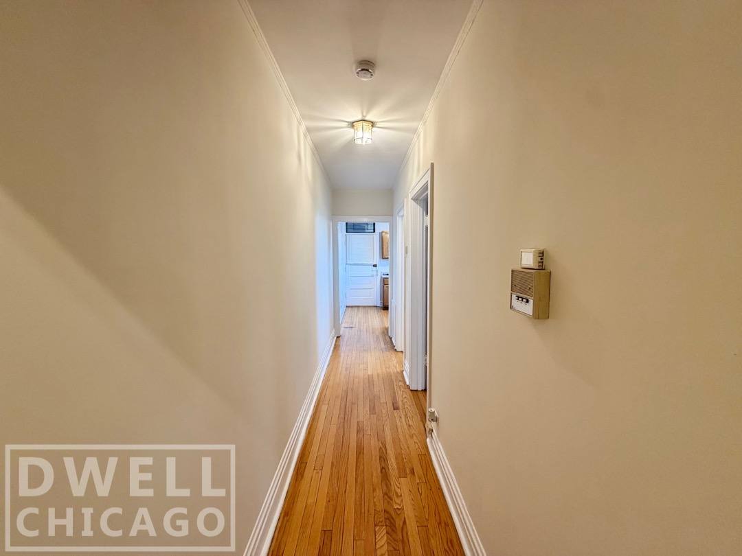 Apartment for rent at 1909 W Larchmont #1B, Chicago, IL 60613