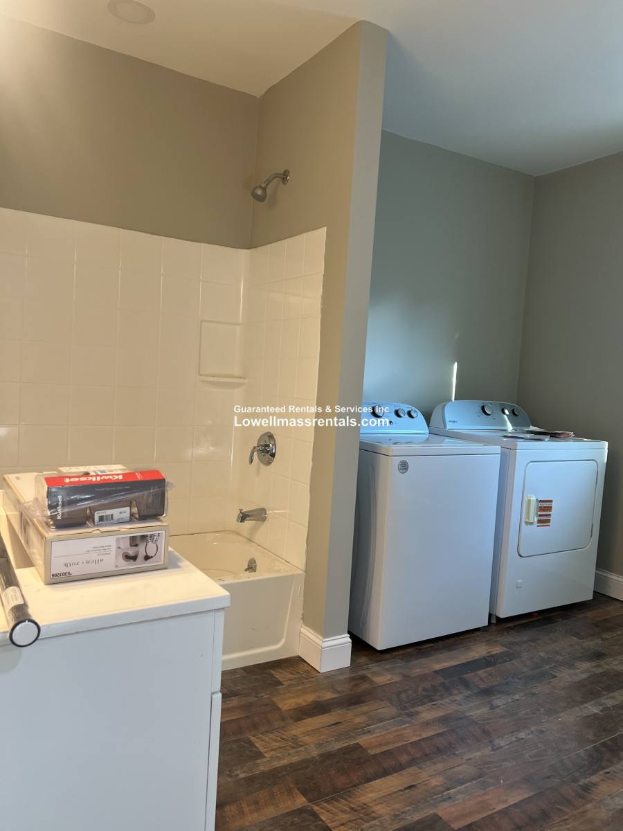 Apartment for rent at 76 Mount Vernon St #1, Lowell, MA 01854