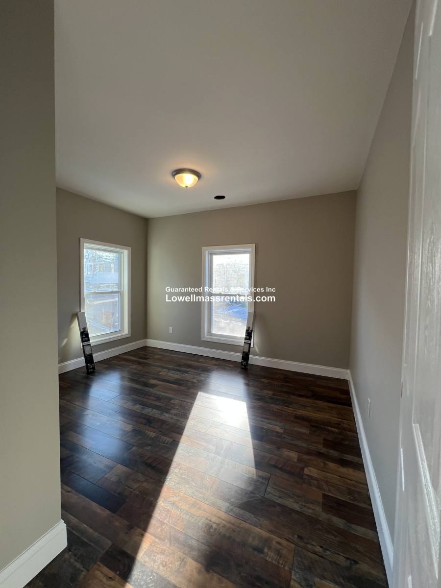 Apartment for rent at 76 Mount Vernon St #1, Lowell, MA 01854