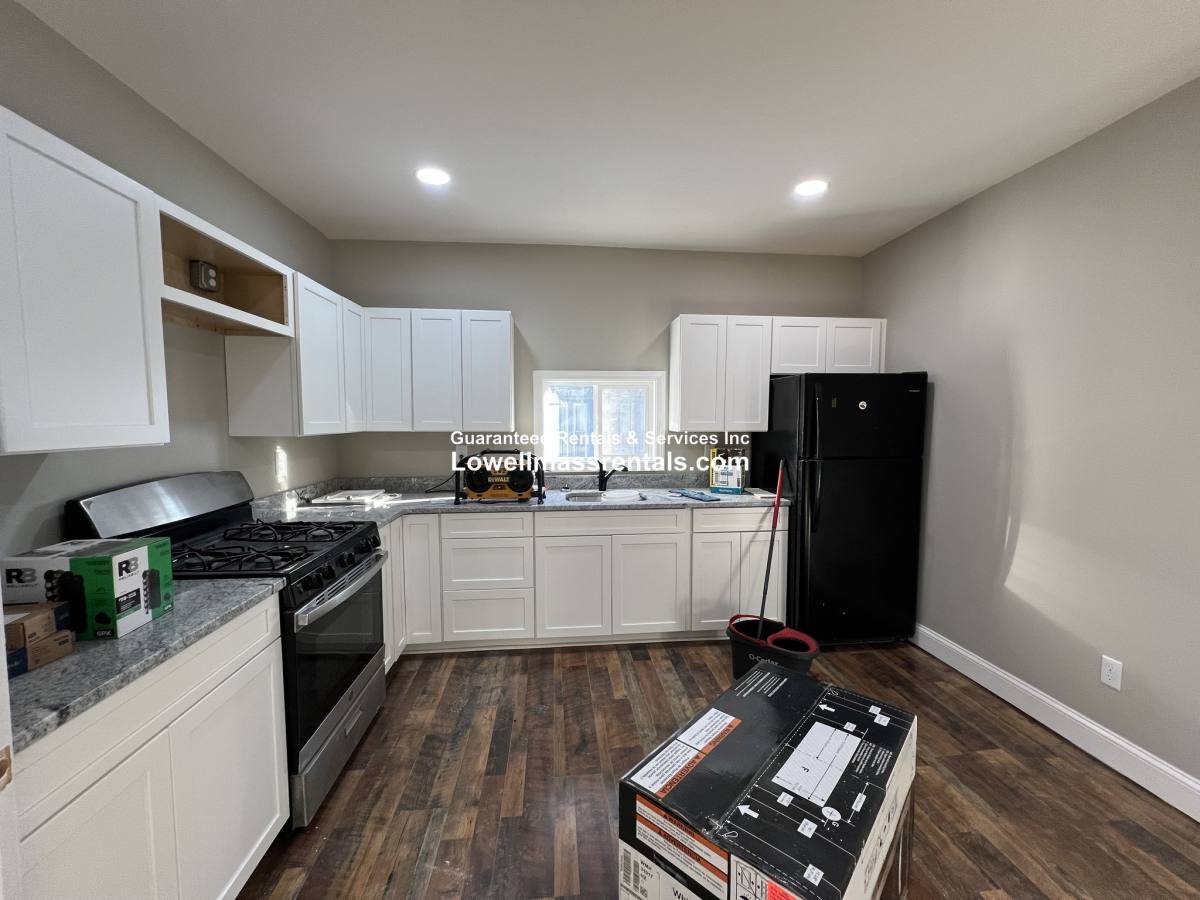 Apartment for rent at 76 Mount Vernon St #1, Lowell, MA 01854