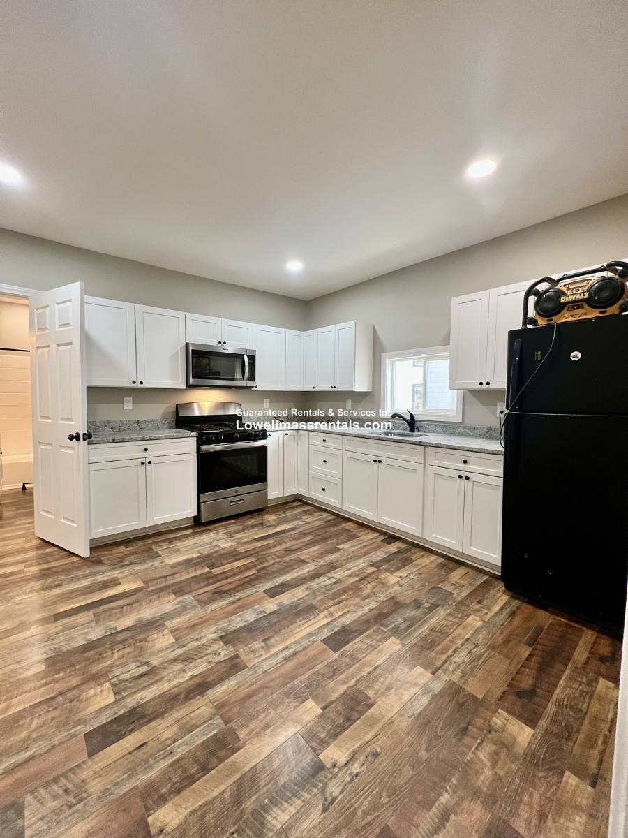 Apartment for rent at 76 Mount Vernon St #1, Lowell, MA 01854
