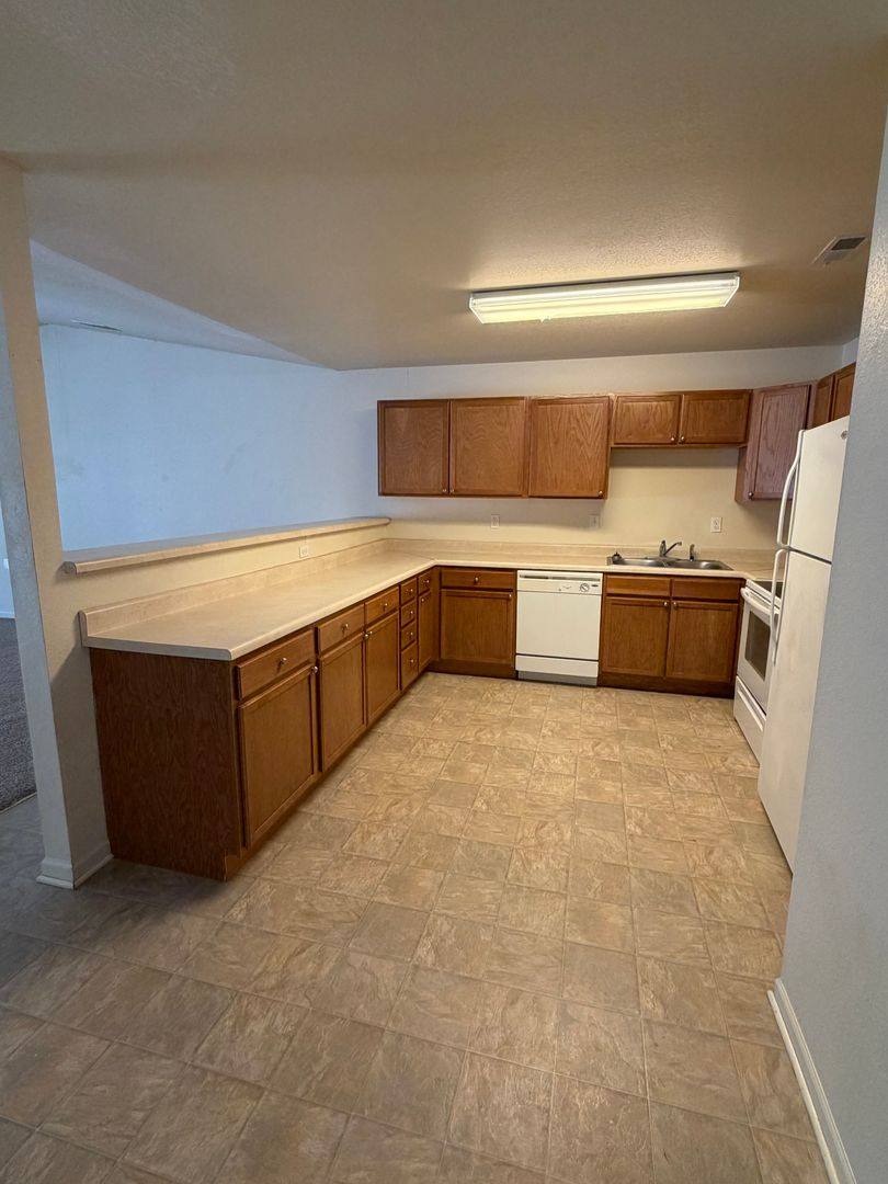 Apartment for rent at 20944 Honest Lane, Saint Robert, MO 65584