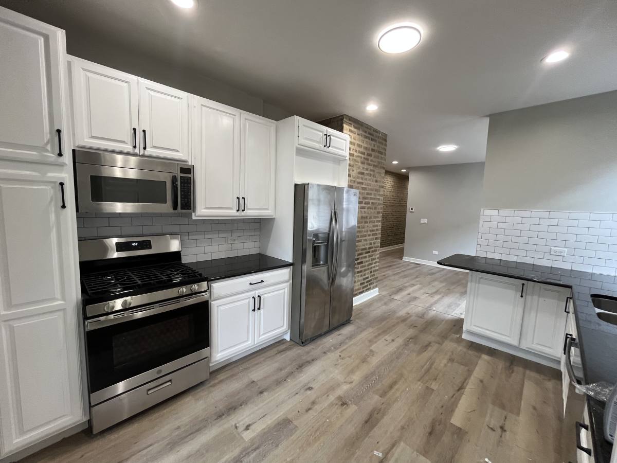 House for rent at 4048 N Richmond St #1, Chicago, IL 60618