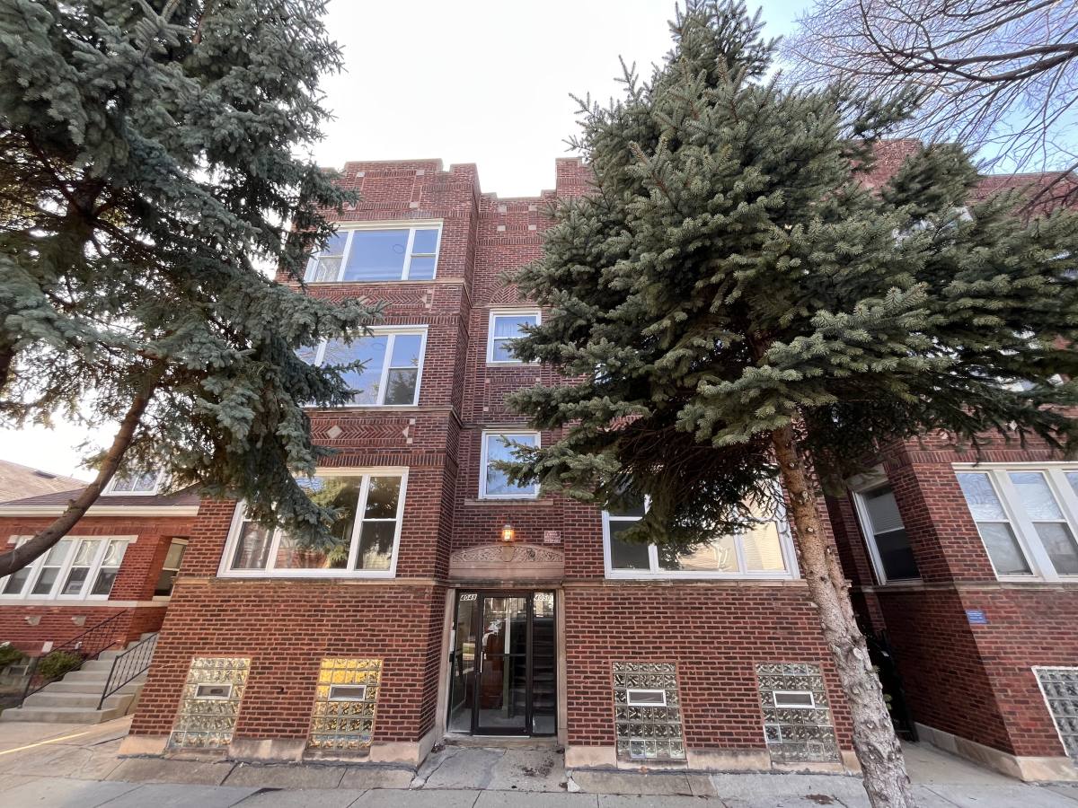 House for rent at 4048 N Richmond St #1, Chicago, IL 60618