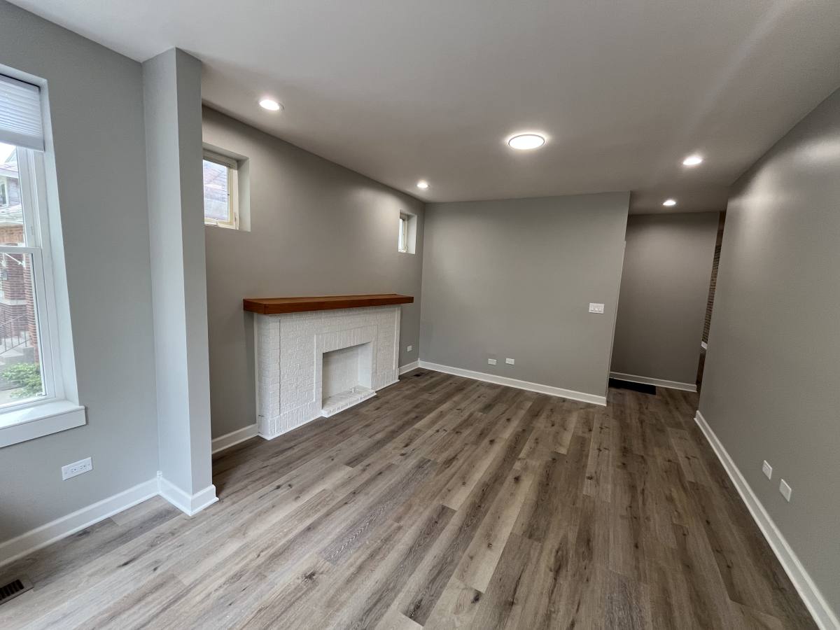 House for rent at 4048 N Richmond St #1, Chicago, IL 60618