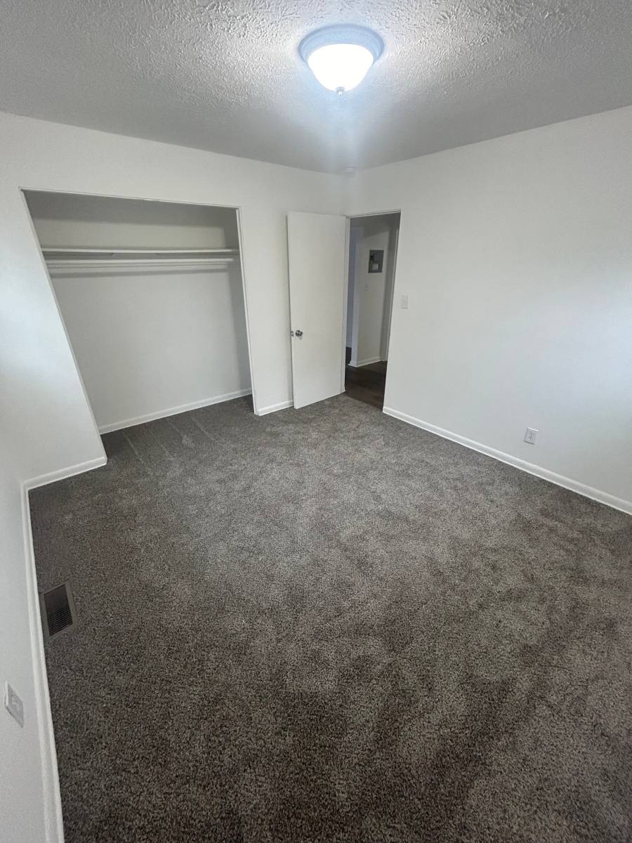 Apartment for rent at 33100 Aurora Rd #5, Solon, OH 44139