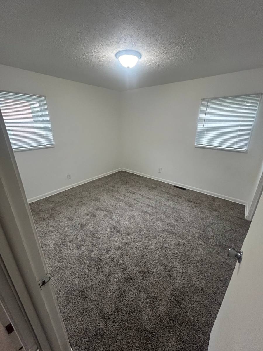 Apartment for rent at 33100 Aurora Rd #5, Solon, OH 44139