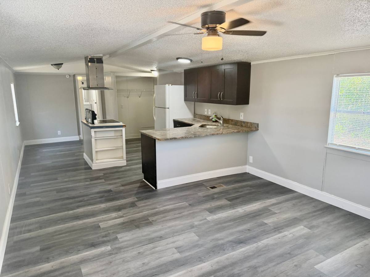 Apartment for rent at 7213 N Harney Rd, Tampa, FL 33617