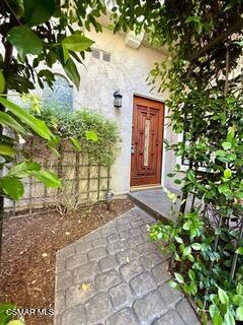Townhouse for rent at 29715 Windsong Lane, Agoura Hills, CA 91301