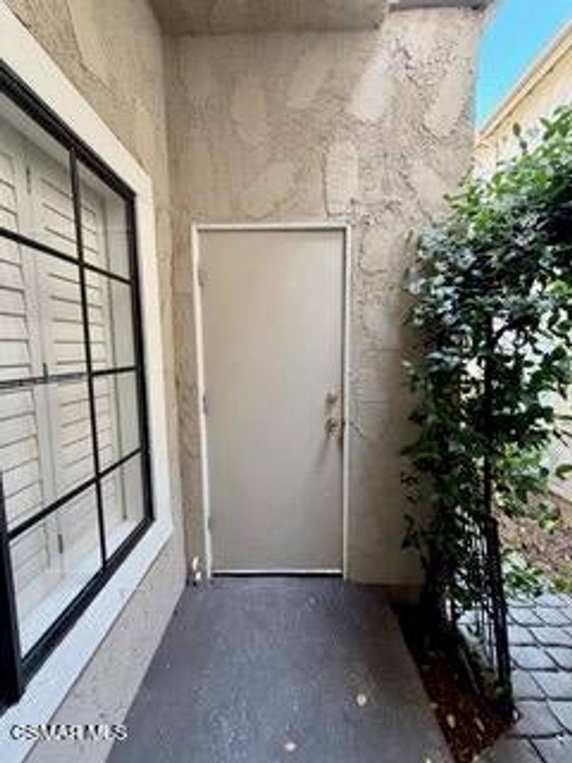 Townhouse for rent at 29715 Windsong Lane, Agoura Hills, CA 91301
