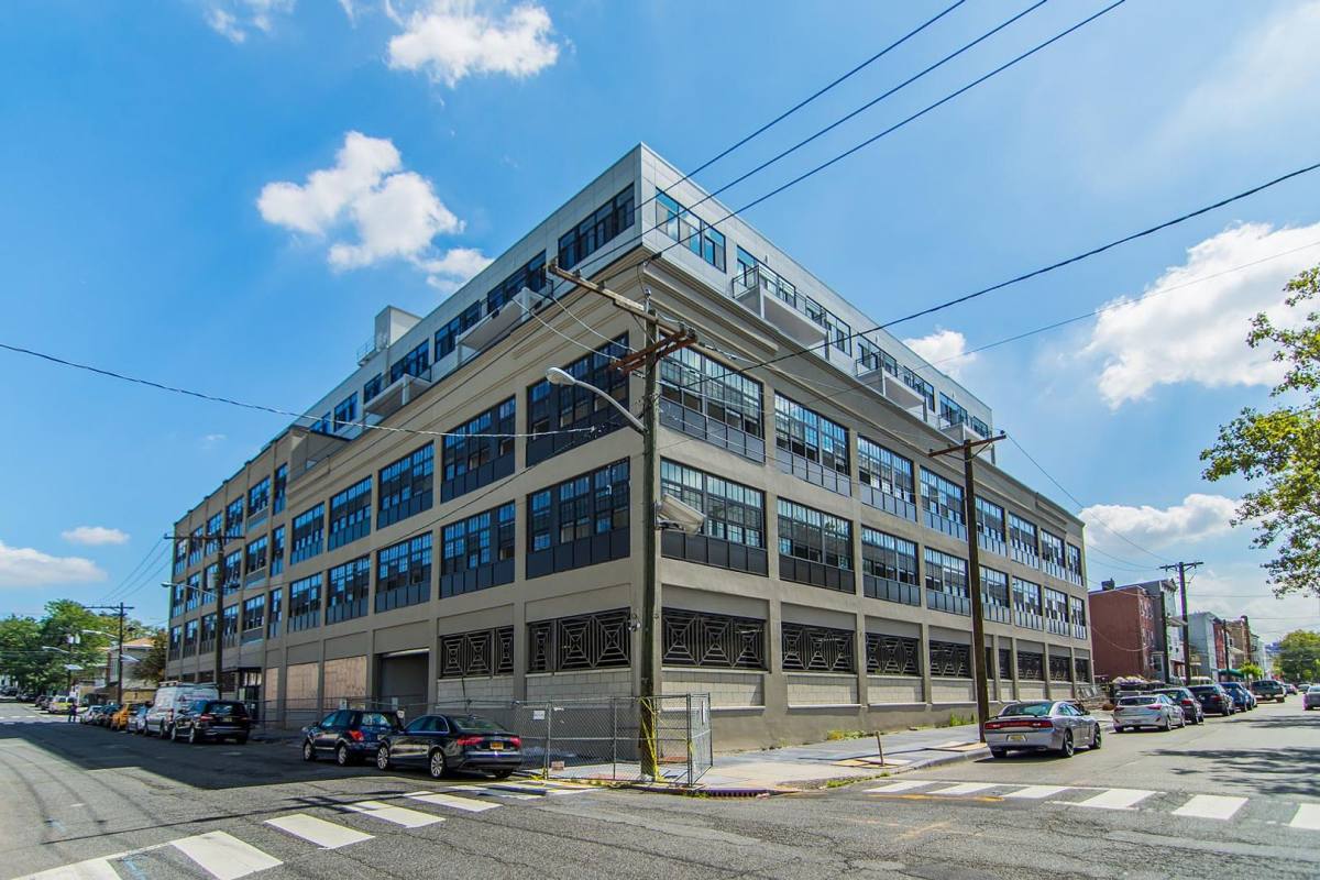 Apartment for rent at 136 Oakland Ave, Jersey City, NJ 07306