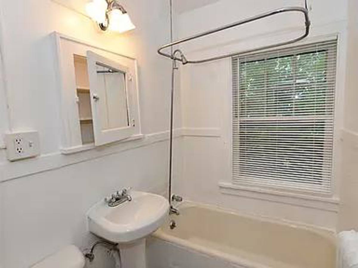 Apartment for rent at 231 Dayton Ave, Saint Paul, MN 55102