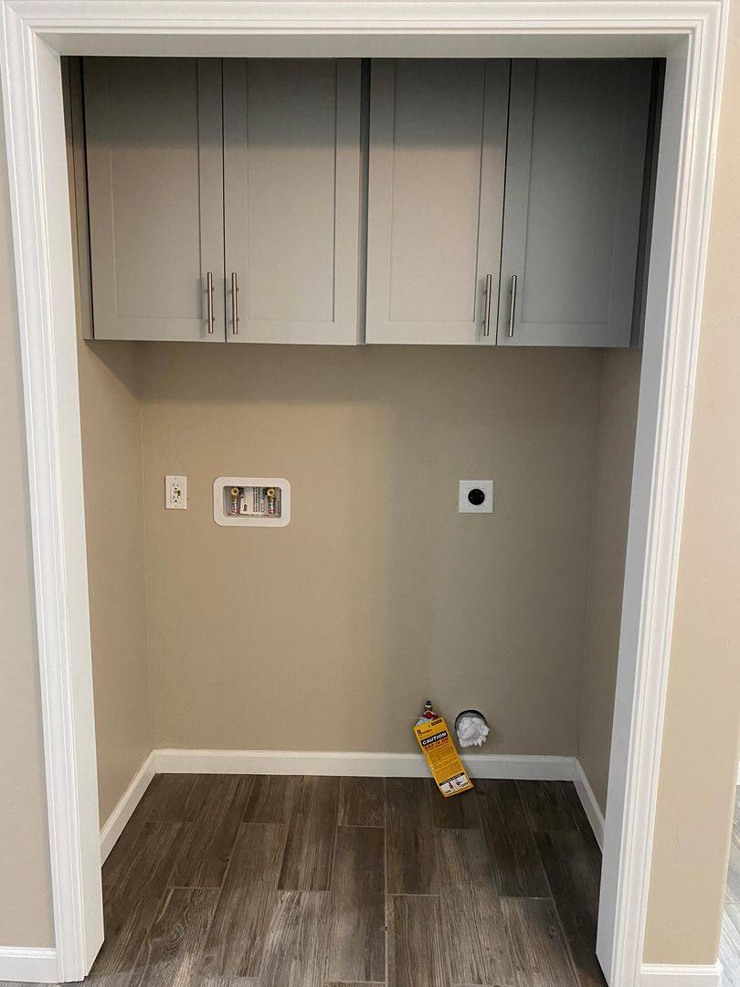 Apartment for rent at 323 W Laurel Ave, Visalia, CA 93277