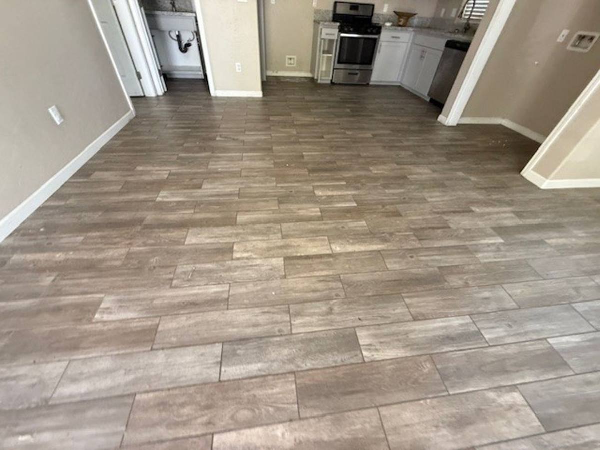 Apartment for rent at 323 W Laurel Ave, Visalia, CA 93277