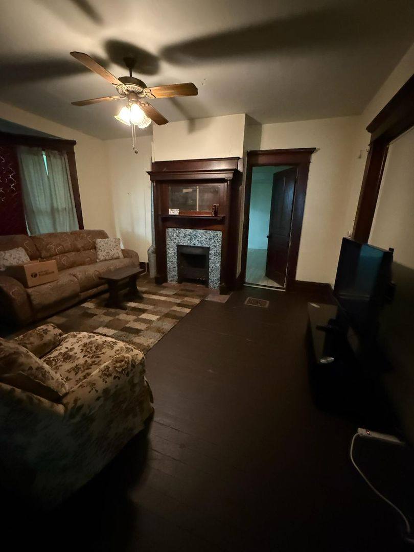 Apartment for rent at 109 W National Dr, Newark, OH 43055