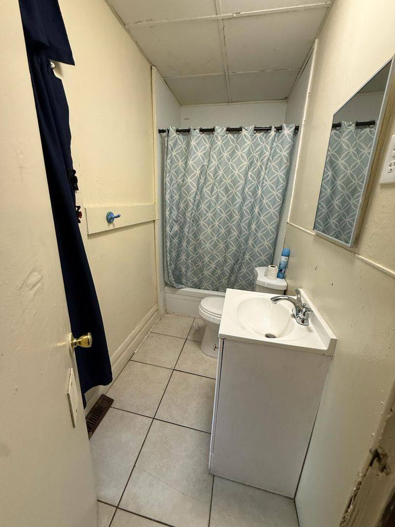 Apartment for rent at 109 W National Dr, Newark, OH 43055