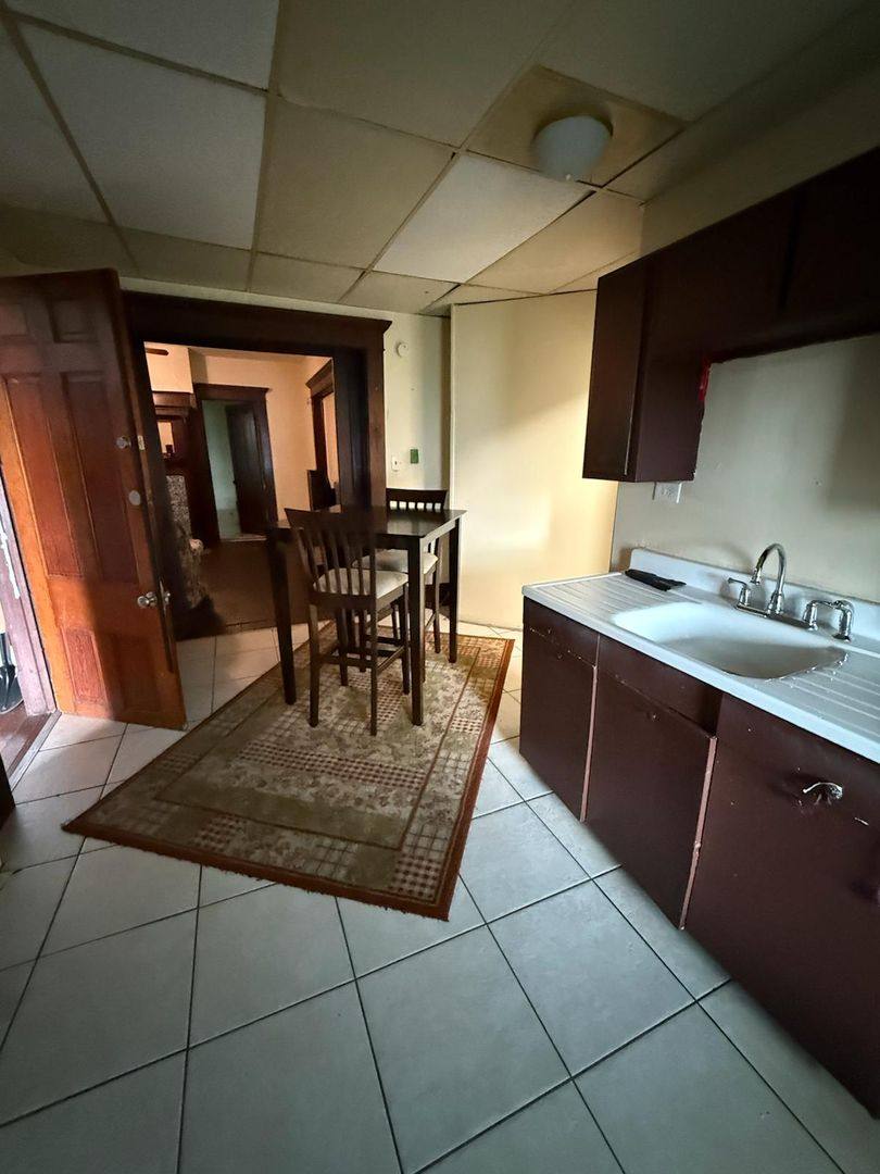 Apartment for rent at 109 W National Dr, Newark, OH 43055