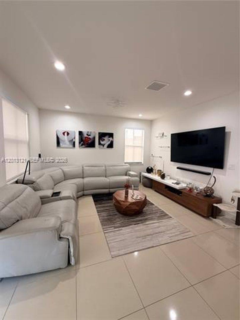 House for rent at 8640 NW 101st Place, Miami, FL 33178