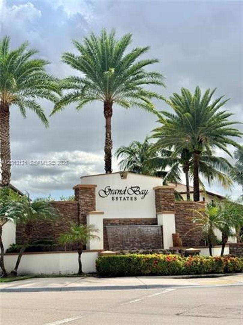 House for rent at 8640 NW 101st Place, Miami, FL 33178