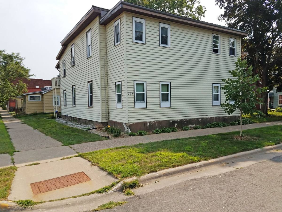 Apartment for rent at 728 Division St, La Crosse, WI 54601