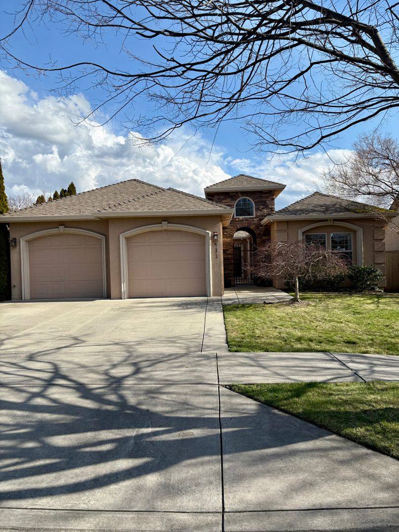 House for rent at 431 Stanford Ave, Medford, OR 97504
