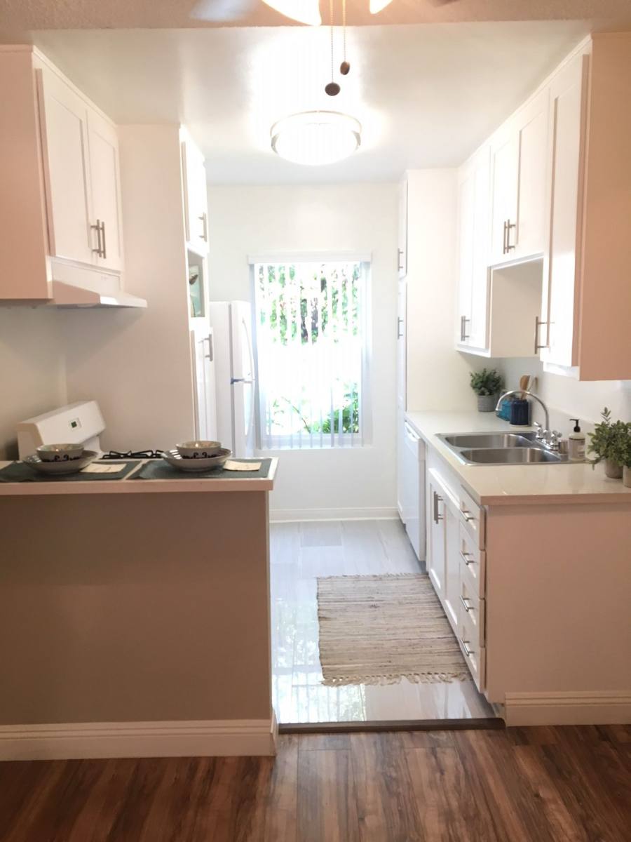 Apartment for rent at 14600 Magnolia Blvd, Sherman Oaks, CA 91403