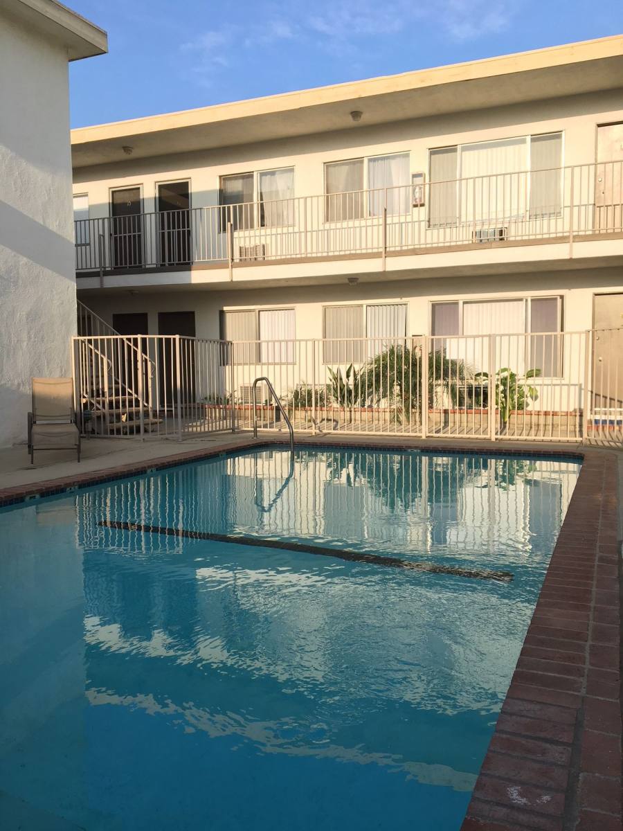 Apartment for rent at 14600 Magnolia Blvd, Sherman Oaks, CA 91403