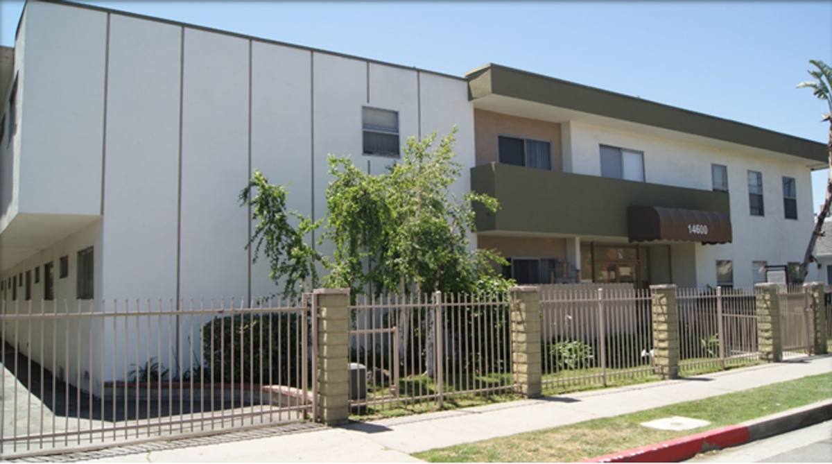 Apartment for rent at 14600 Magnolia Blvd, Sherman Oaks, CA 91403
