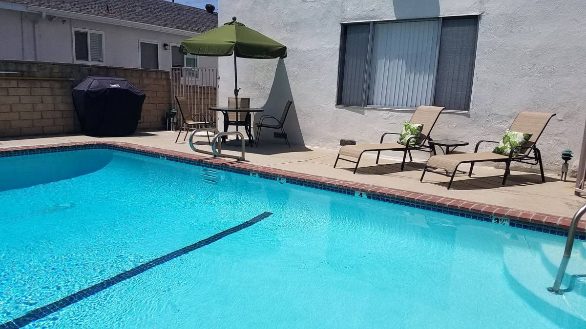 Apartment for rent at 14600 Magnolia Blvd, Sherman Oaks, CA 91403
