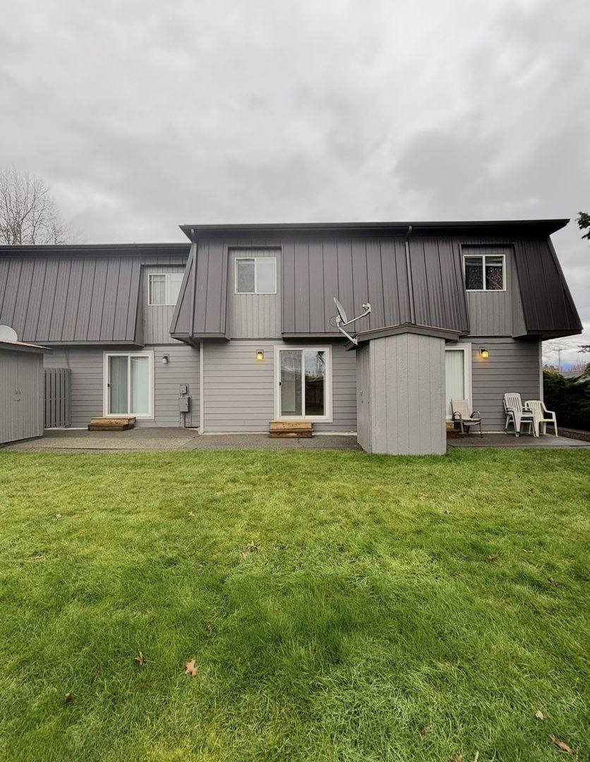 Apartment for rent at 211-221 Maple St, Lynden, WA 98264
