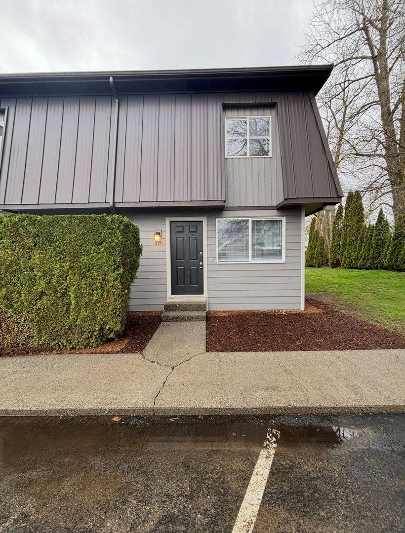 Apartment for rent at 211-221 Maple St, Lynden, WA 98264