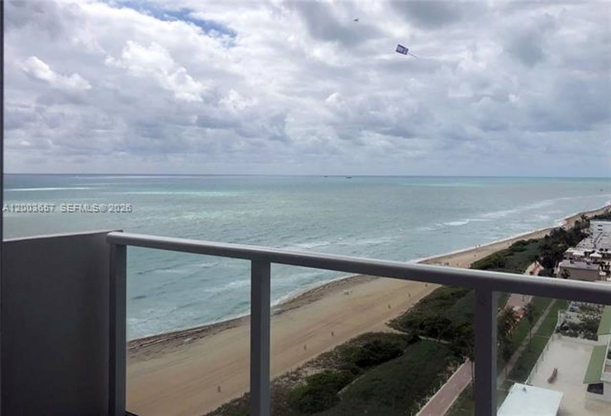 Apartment for rent at 5701 Collins Ave, Miami Beach, FL 33140