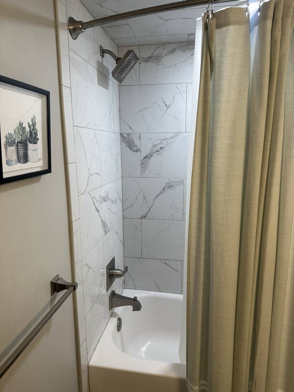 Apartment for rent at 270 E Thirteen Mile Rd #34, Madison Heights, MI 48071