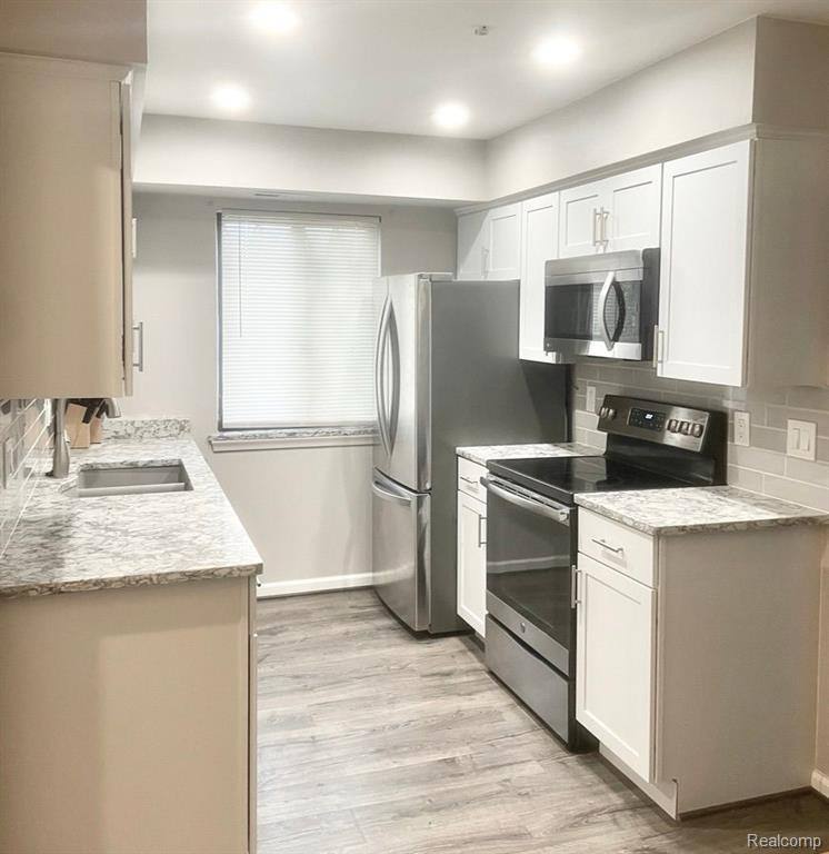 Apartment for rent at 270 E Thirteen Mile Rd #34, Madison Heights, MI 48071