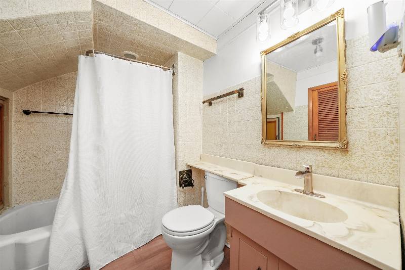 Apartment for rent at 911 S Loomis St #1, Chicago, IL 60607