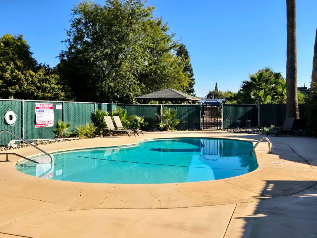 Apartment for rent at Woodside Gardens, 124 W Lassen Ave, Chico, CA 95973