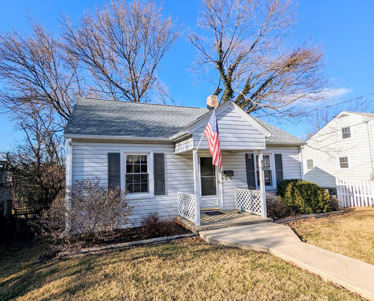 House for rent at 412 Dupont St, Staunton, VA 24401