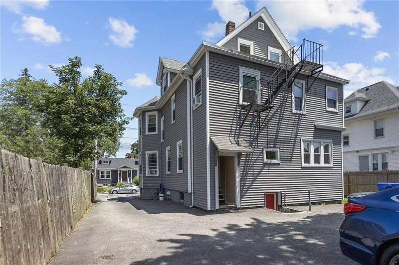 Apartment for rent at 233 Waterman Ave #1L, East Providence, RI 02914