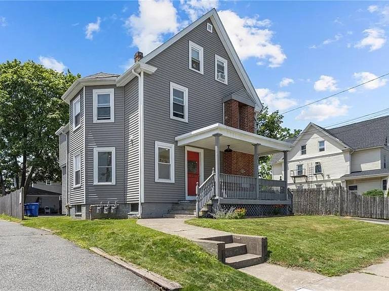 Apartment for rent at 233 Waterman Ave #1L, East Providence, RI 02914