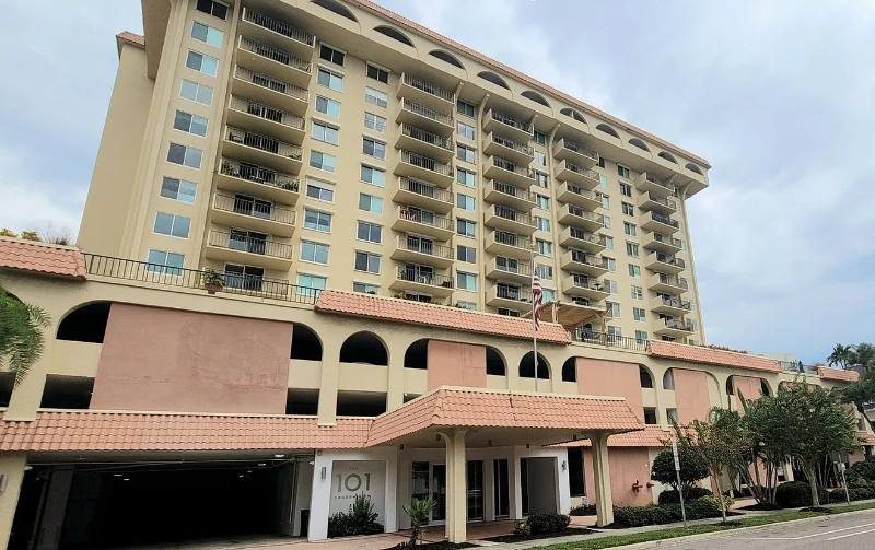 Apartment for rent at 101 S Gulfstream Ave #16D, Sarasota, FL 34236