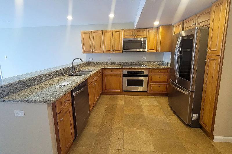 Apartment for rent at 101 S Gulfstream Ave #16D, Sarasota, FL 34236