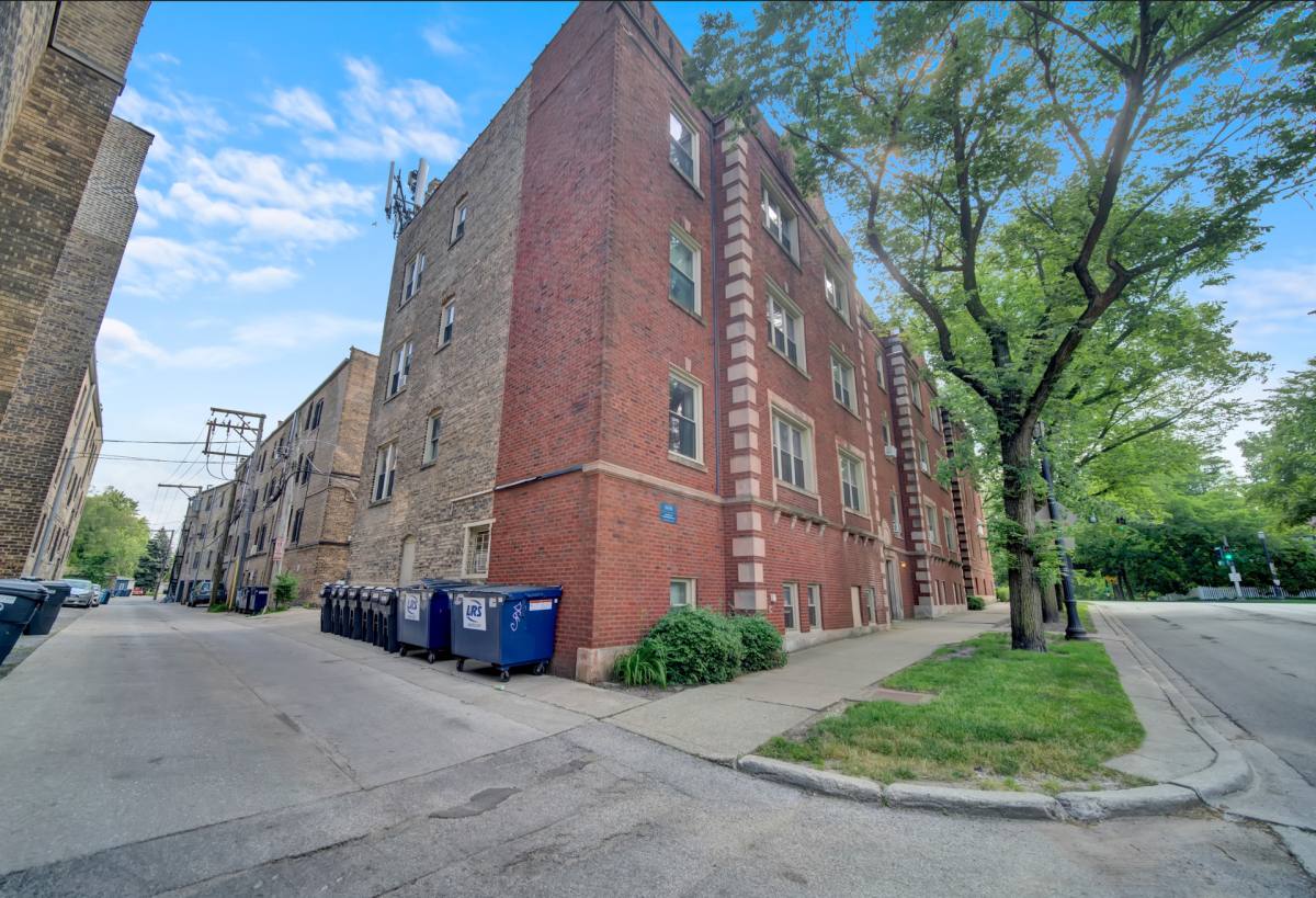 Apartment for rent at 1024 Noyes St, Evanston, IL 60201