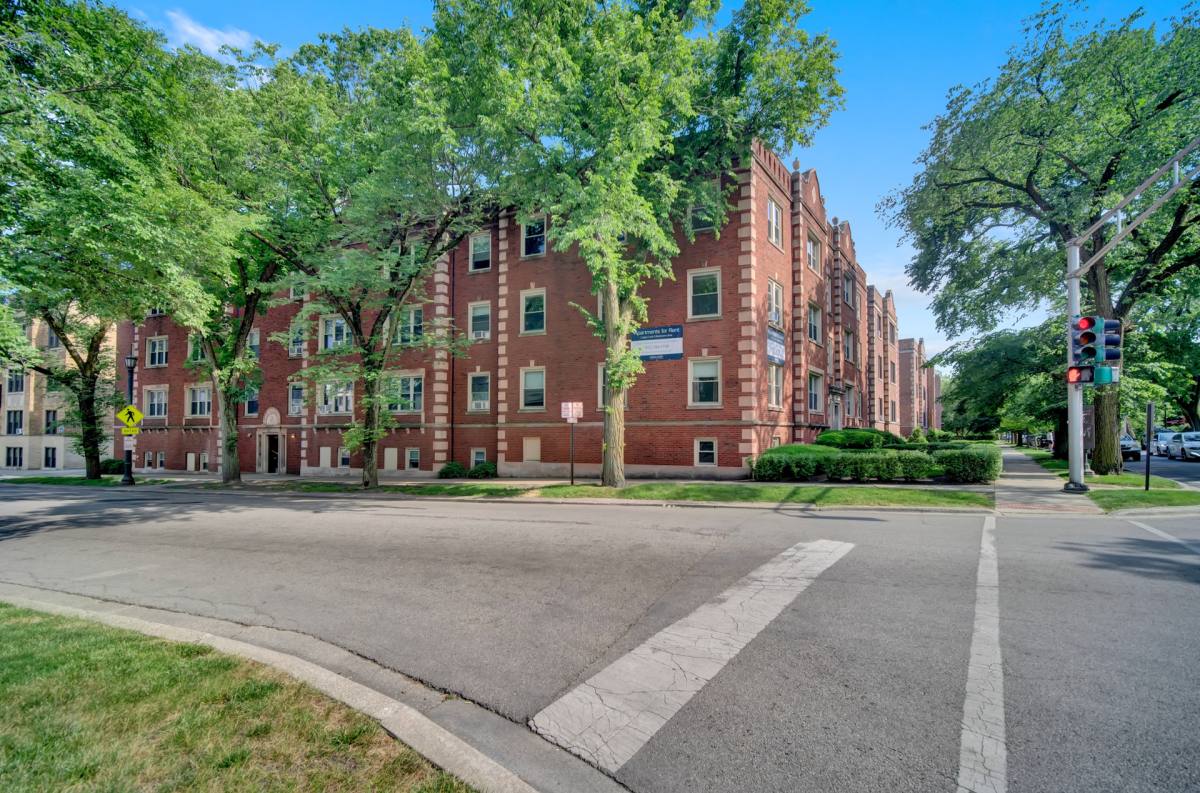 Apartment for rent at 1024 Noyes St, Evanston, IL 60201