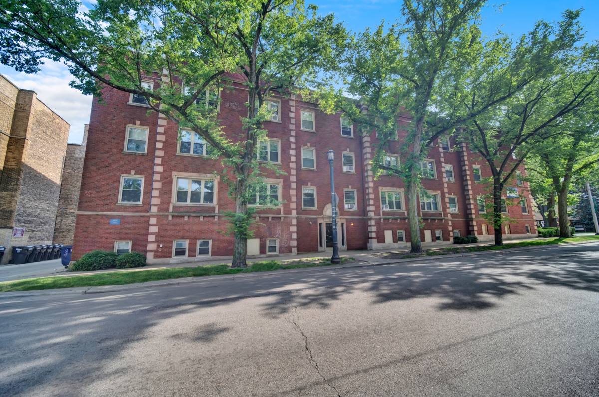 Apartment for rent at 1024 Noyes St, Evanston, IL 60201