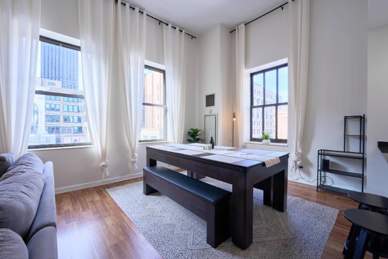 Apartment for rent at 5 N Wabash Ave #1706, Chicago, IL 60602