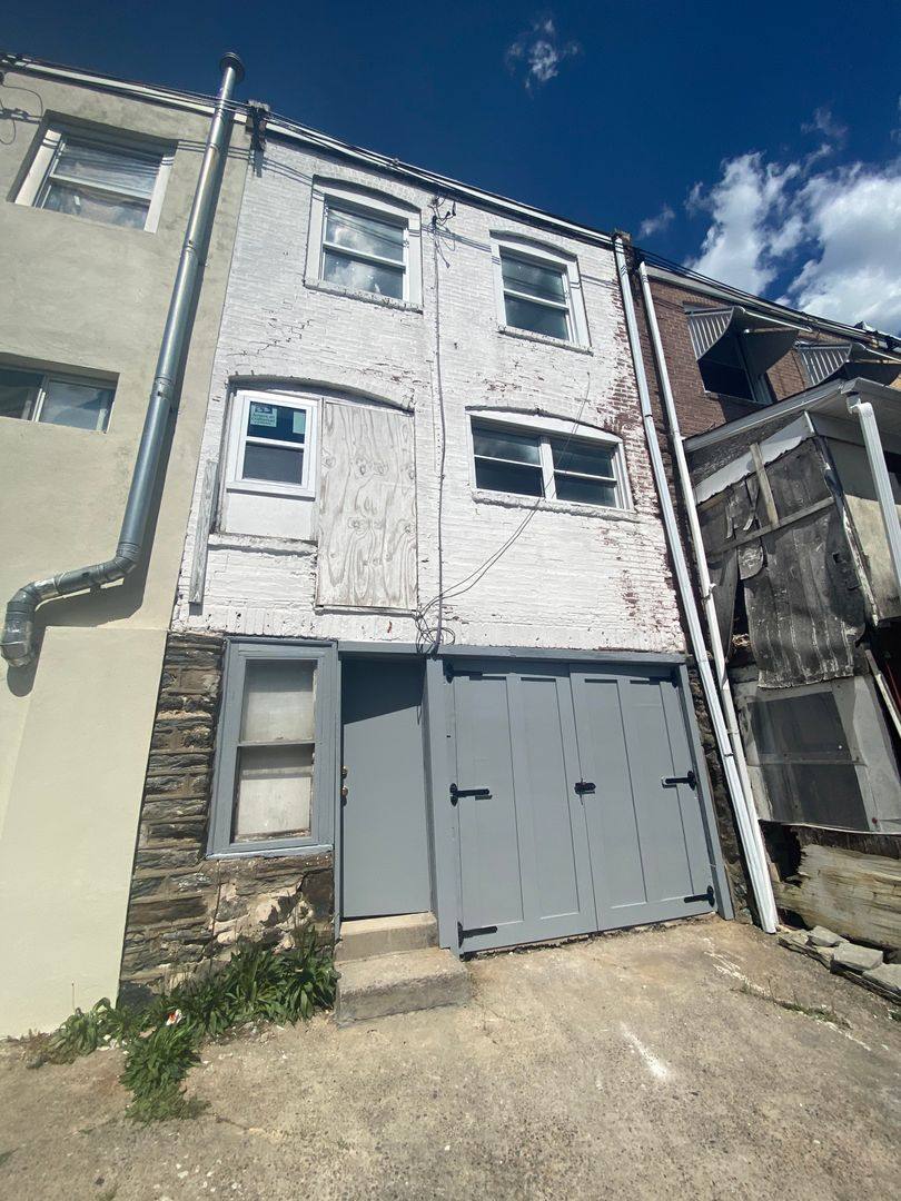 House for rent at 702 Copley Rd, Upper Darby, PA 19082