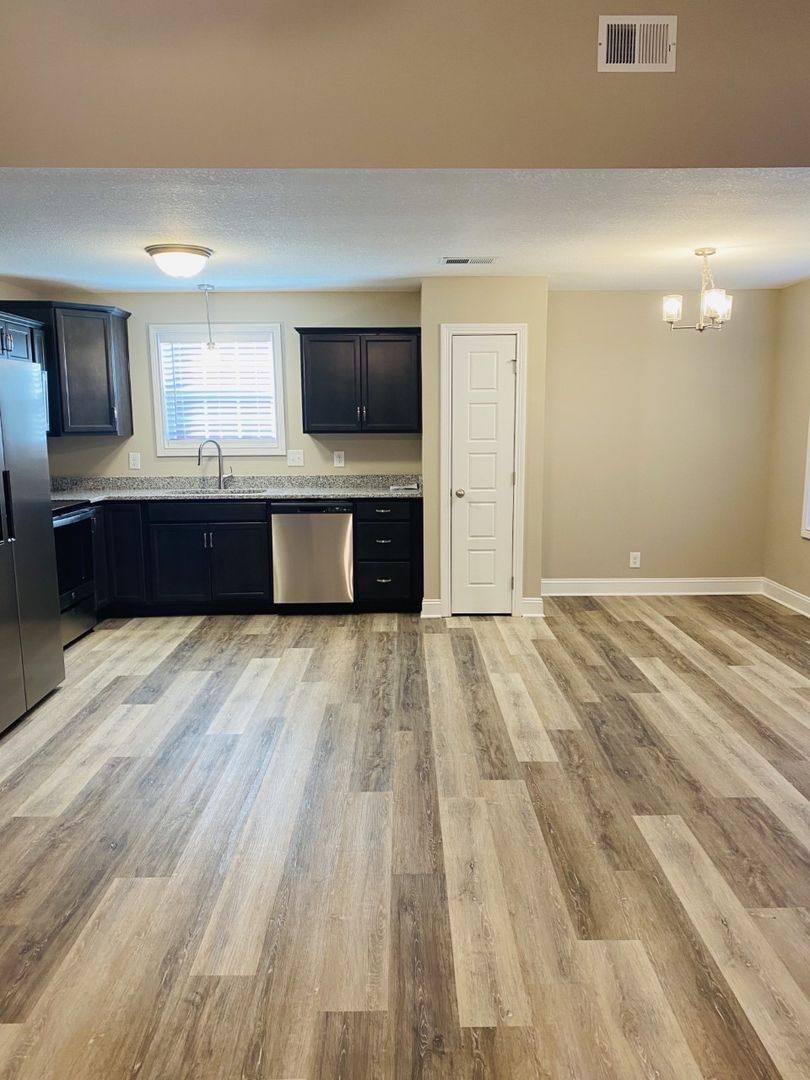 House for rent at 1033 Whitney Dr, Clarksville, TN 37042