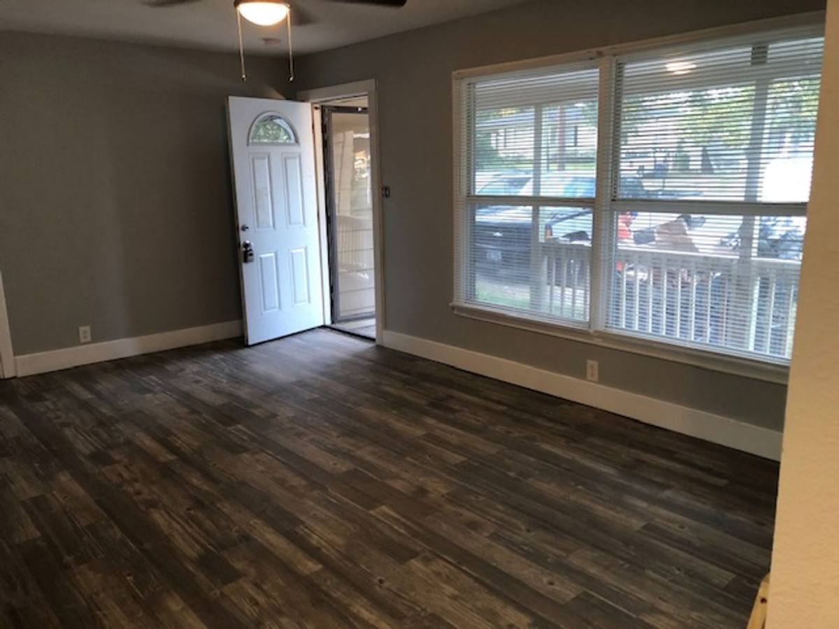 House for rent at 212 W Broadway, Longview, TX 75604