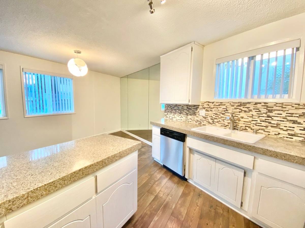 Apartment for rent at 1830 N La Brea Ave, Los Angeles, CA 90046