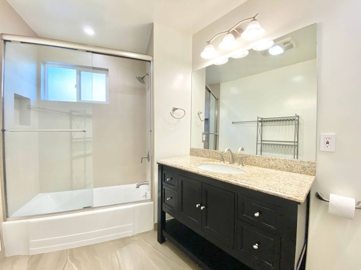 Apartment for rent at 1830 N La Brea Ave, Los Angeles, CA 90046